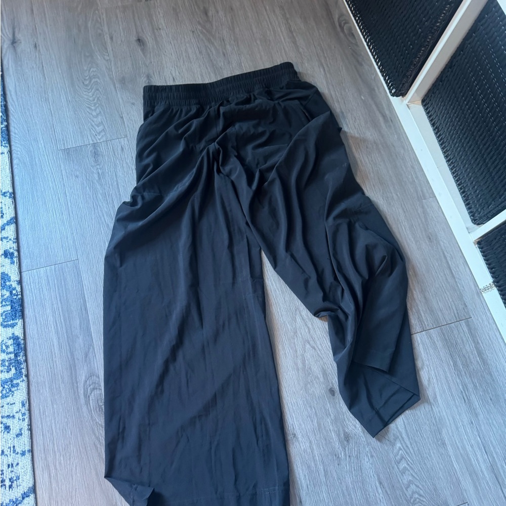 Lululemon Swift Mid-Rise Wide-Leg Pant